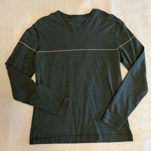 Lululemon Long Sleeve V-Neck - Large